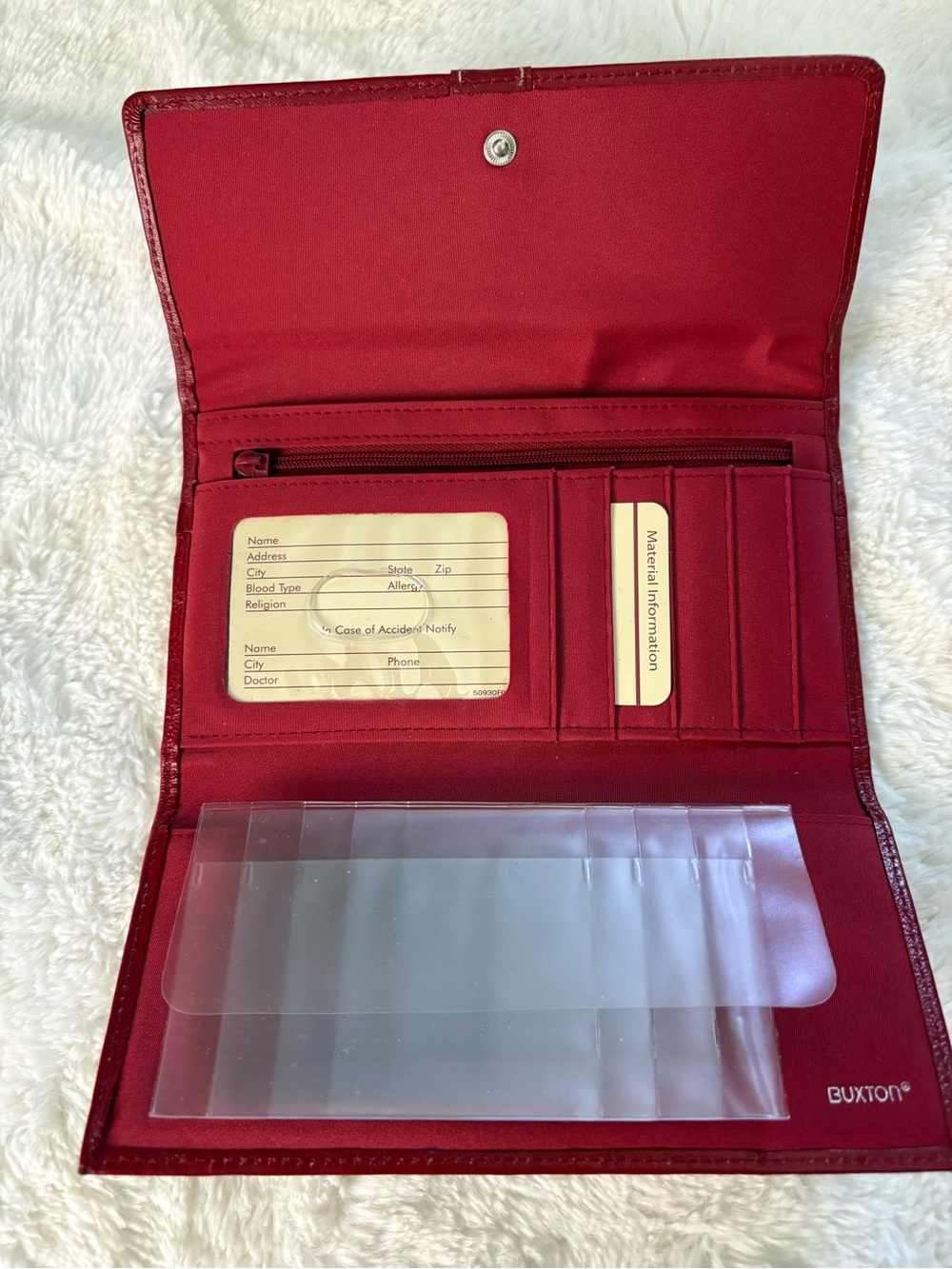 NWOT Buxton Genuine Leather Red Snap Closure Wallet with Kiss Lock Coin Pocket - Picture 2 of 5